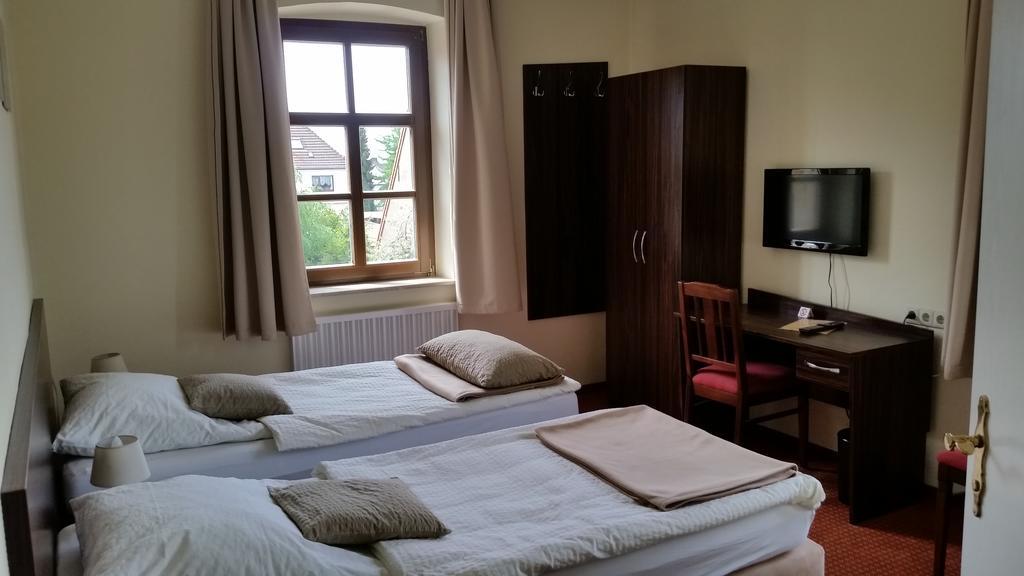 Linde Restaurant & Hotel Nussloch Bagian luar foto